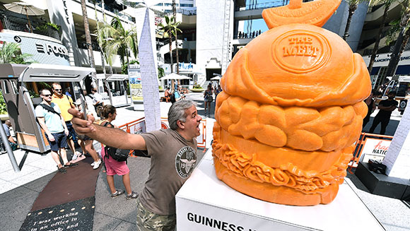 largest-cheese-sculpture-header