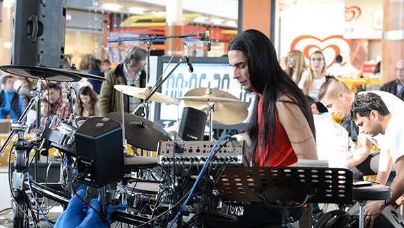 longest-marathon-drumming-by-an-individual-header