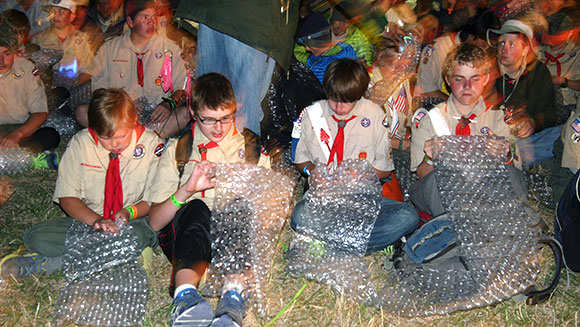 Thousands of Boy Scouts explode record for most people popping bubble ...