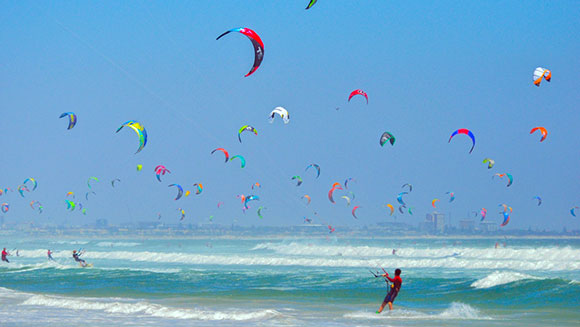 Largest parade of kite surfers header