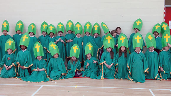 Largest gathering of people dressed as Saint Patrick