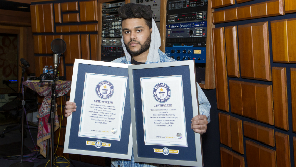celeb-leak-the-weeknd-2-441506