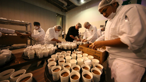 Preparación de la chocolatada del récord Guinness World Records de Sanki, 2017