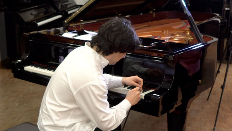 Fastest piano key hitting header