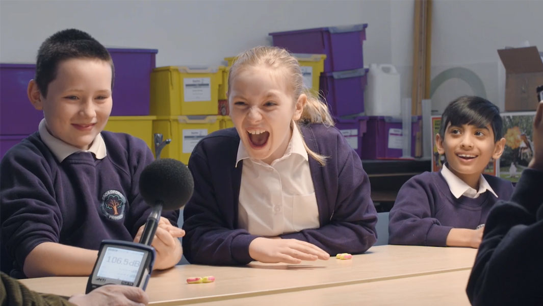 Robin Ince shouting lesson