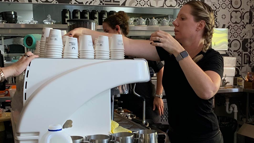 Most cappuccinos made in one hour