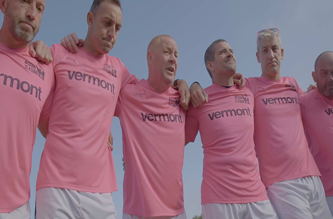 Rugby team reunites to break record in memory of teammate | Guinness ...