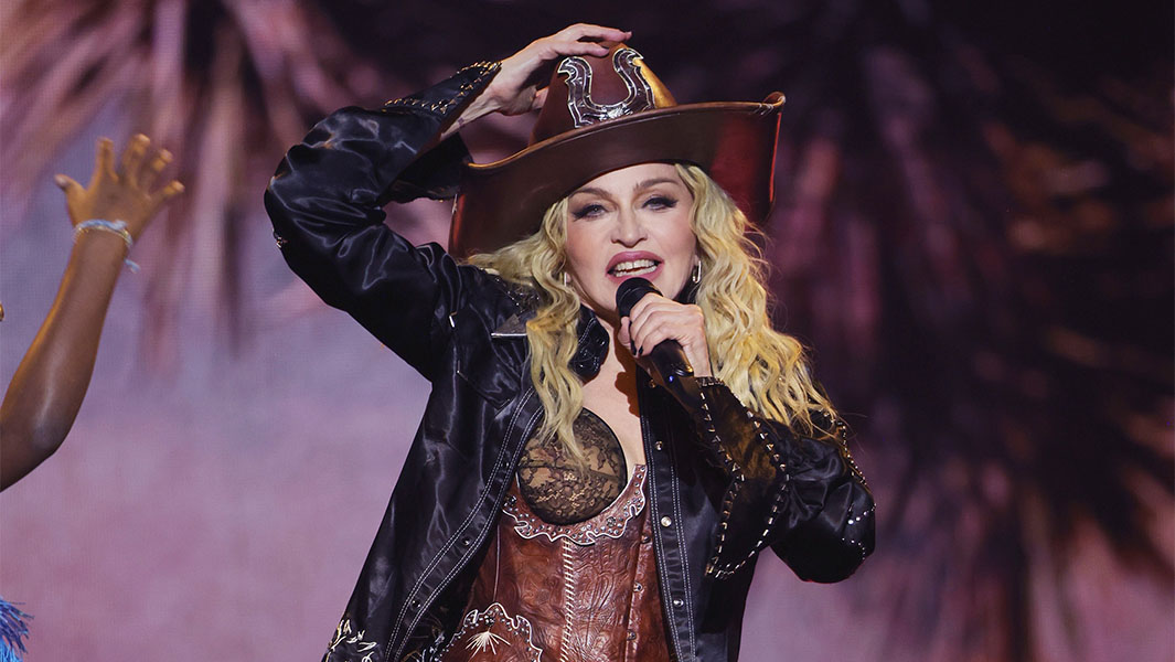 madonna-on-stage-close-up-760165
