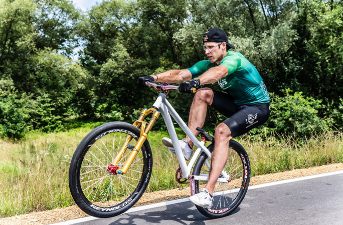 Dawid with his front wheel lifted