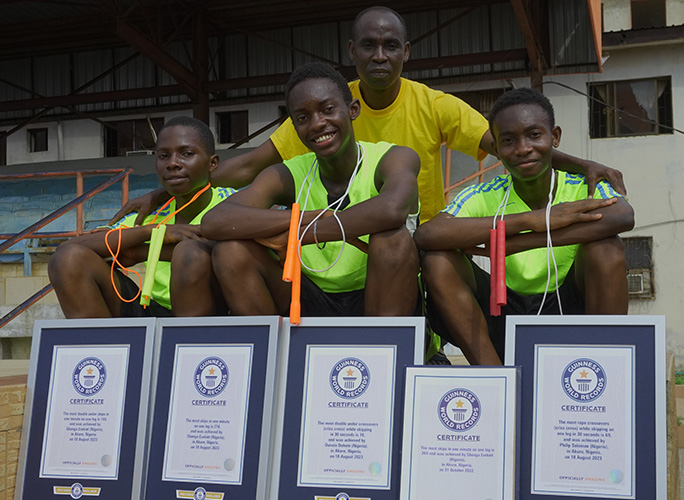 Record holders with coach and certificates