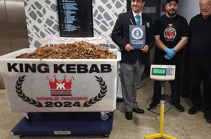 largest kebab being weighed