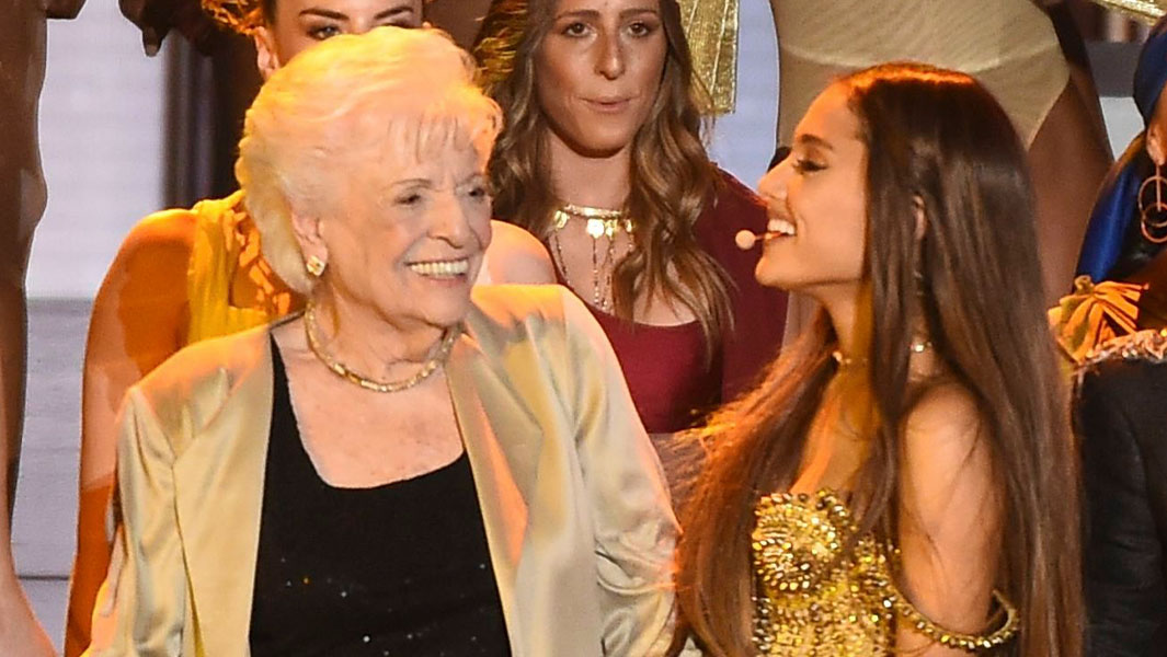 ariana grande and nonna close up