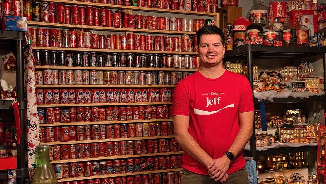 coca cola memorabila collector jeffery fouke jr close up