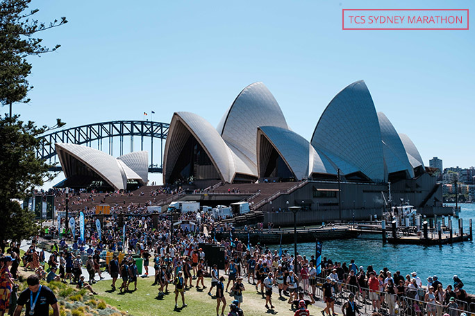 Sydney marathon with opera house