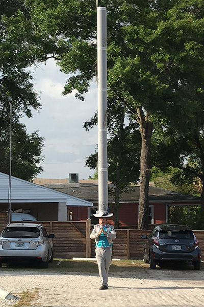 The previous record holder in his hat