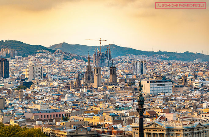 La Sagrada Familia from a distance