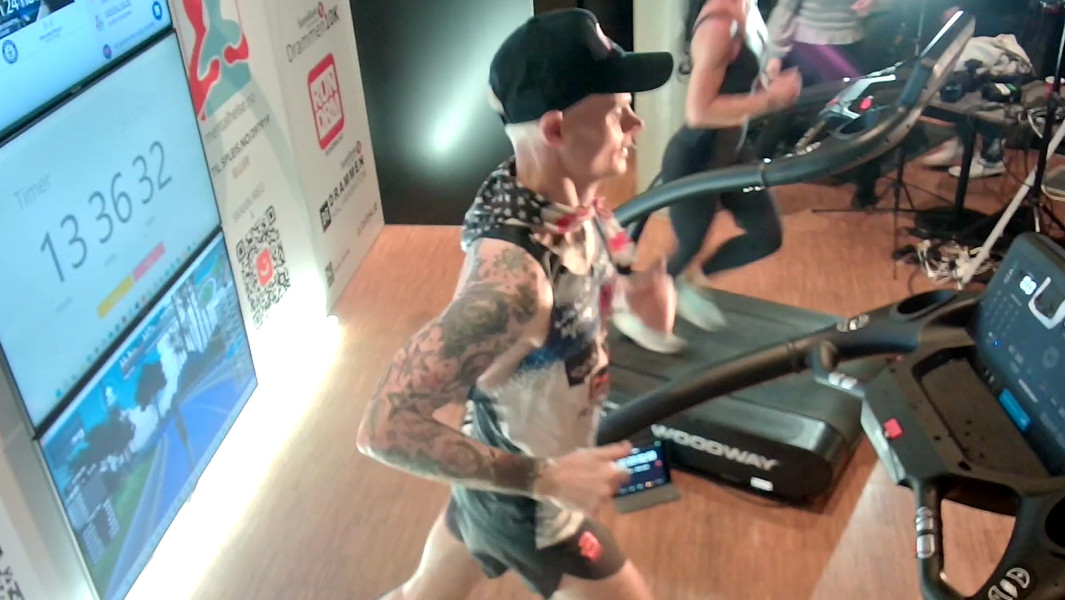 Bjørn running on a treadmill