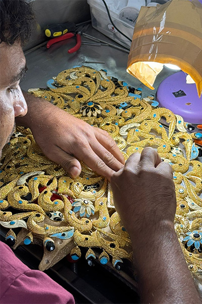 designer working on the dress