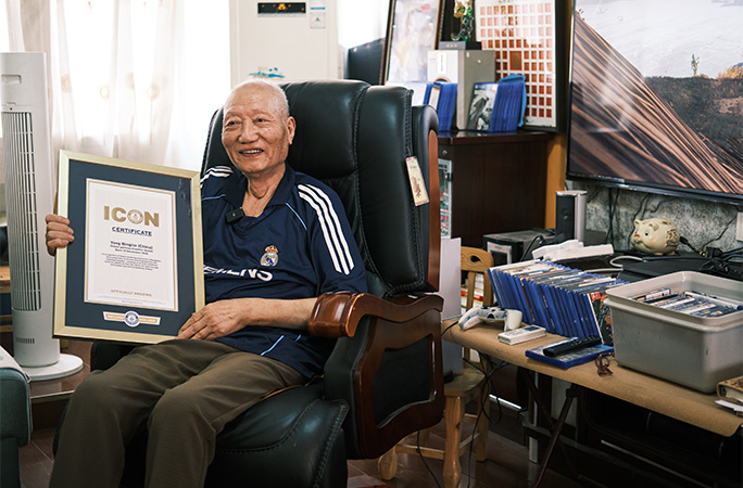 oldest gamer with ICON certificate