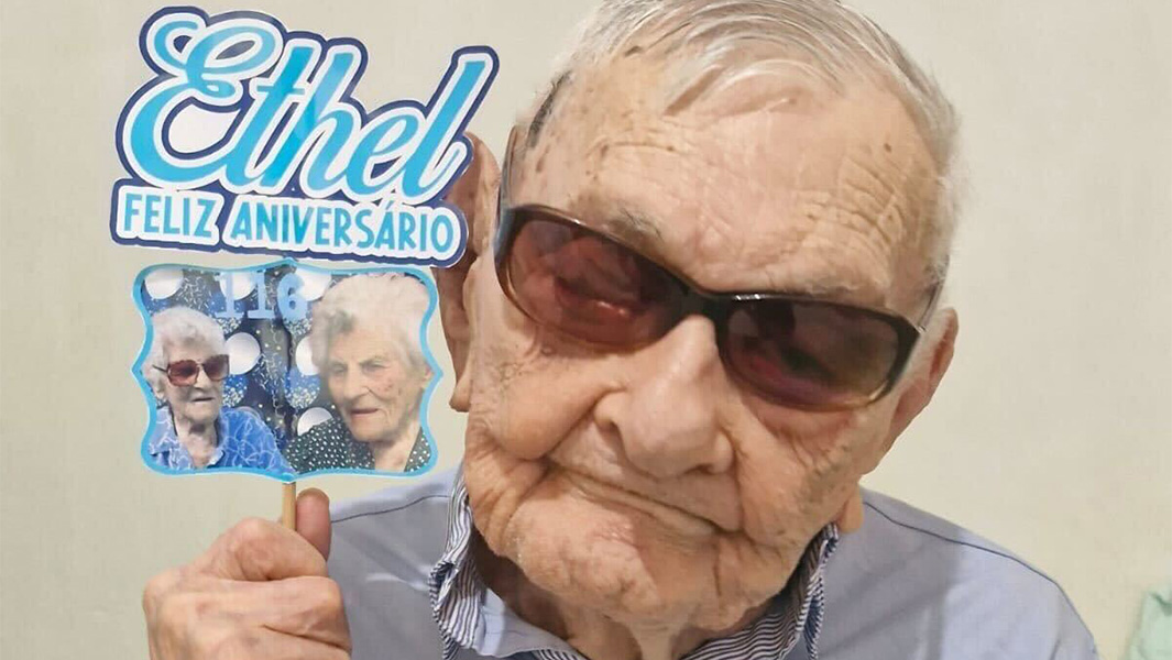 two images of oldest man João Marinho Neto