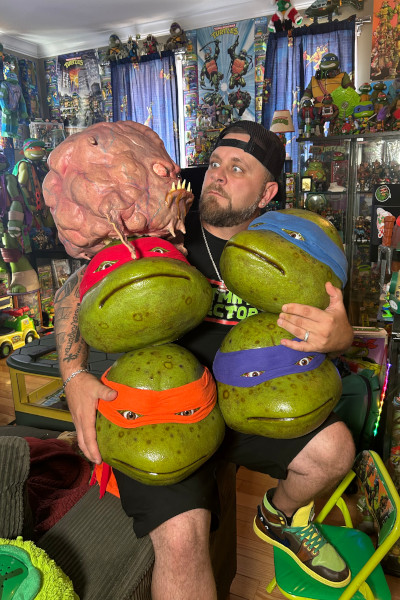 Dave giving a freaked out look to the villain head