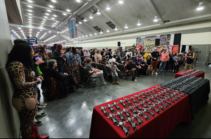 The crowd before the attempt