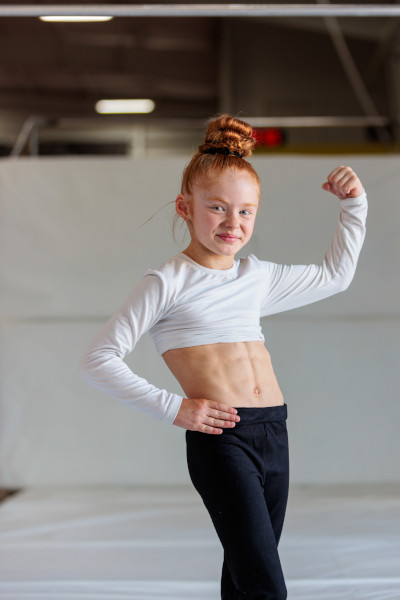 Kynlee flexing her muscles