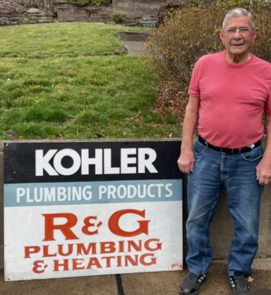 Ross with his R&G sign