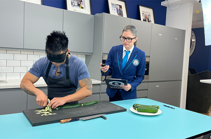 Wallace chopping zukinis