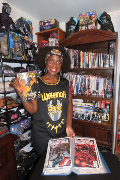 Tyesha with her comics