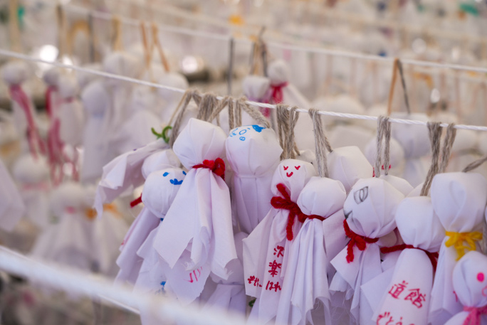 Teru teru bozu bunched up together