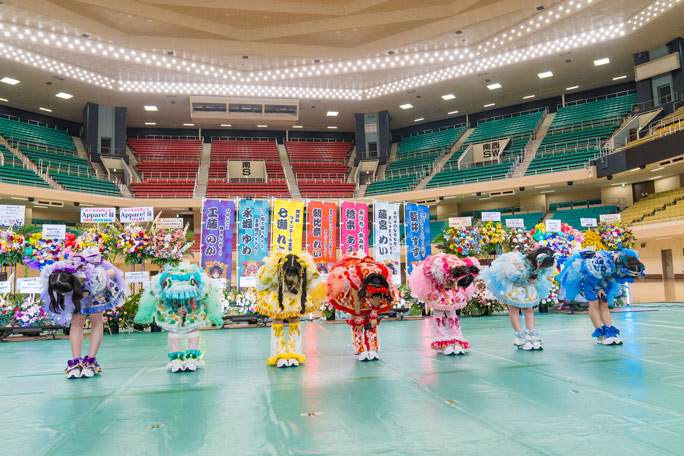 Teruteru bozu members of Appare bowing at Budokan