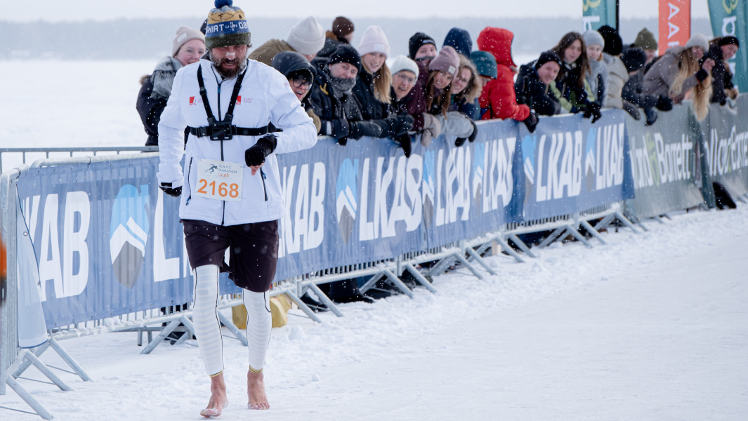 Pawel running on ice