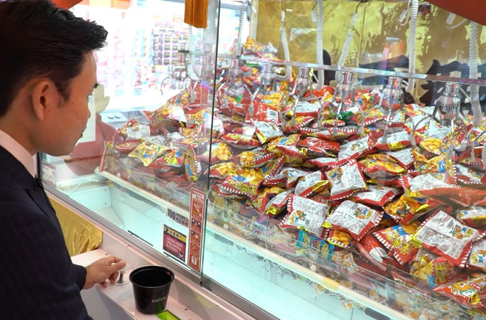 Claw crane games with ten claws