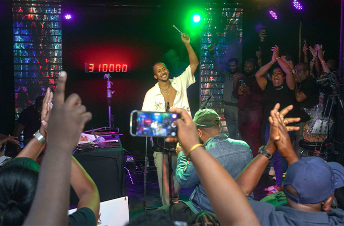 Joshua with the crowd cheering as he reaches 31 hours