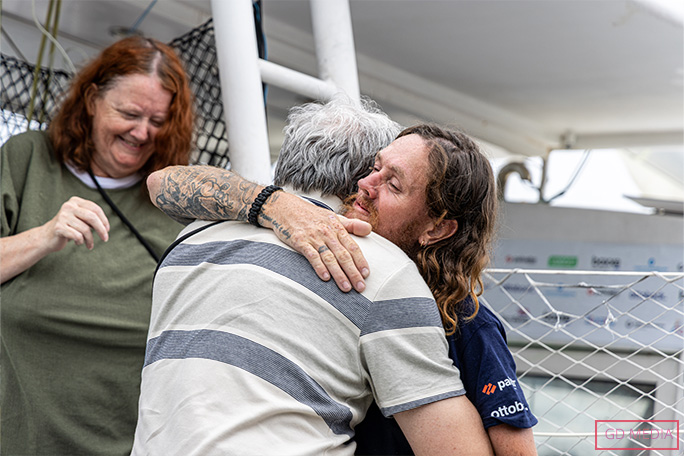 craig-wood-hugs-his-father-after-disembarking-at-hiroshima