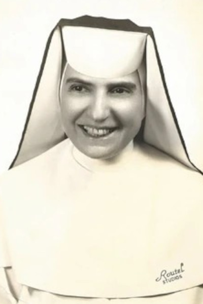 Old headshot of Francis in her habit