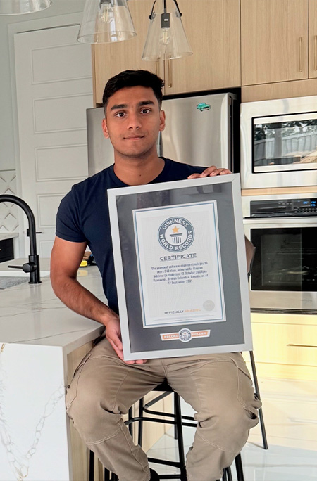 Rayyan with record certificate