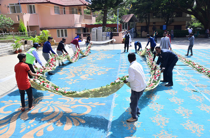 the bouquet being laid out on the ground