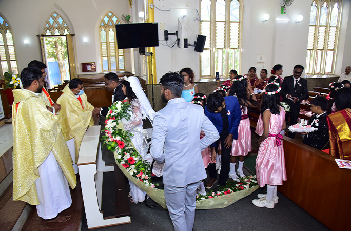 the couple at the altar