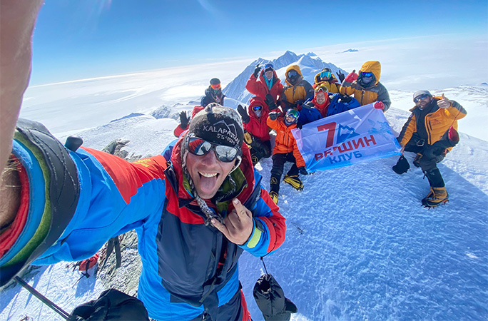 Selfie with the group on Vinson