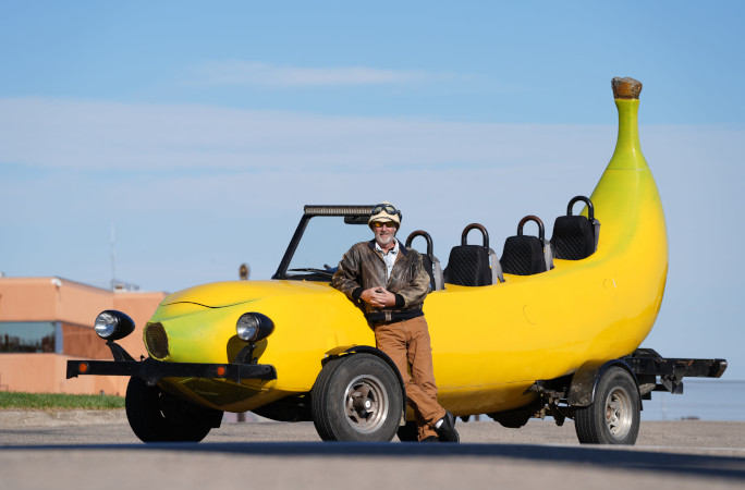 Big banana car