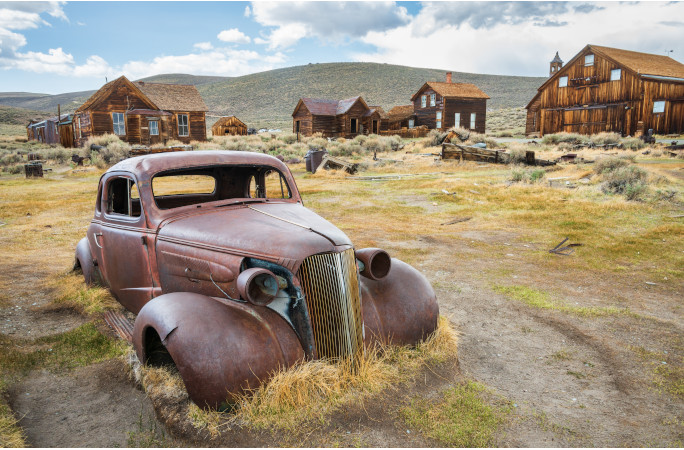 An abandoned car in Bodie