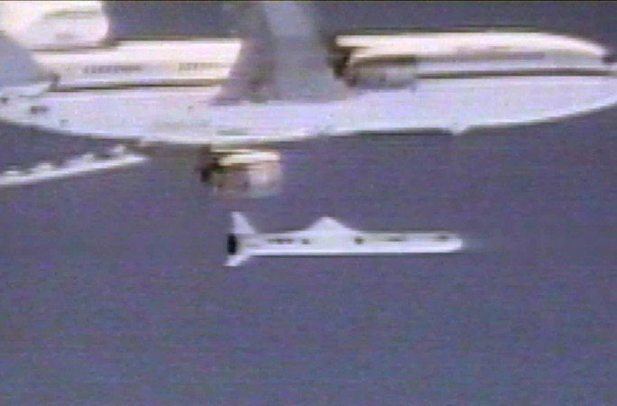 A Celestis rocket dropping off another spacecraft