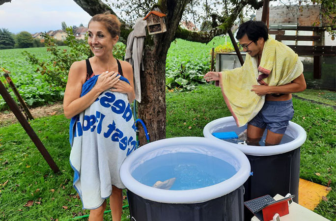 Steven and Chloe wrapped in towels