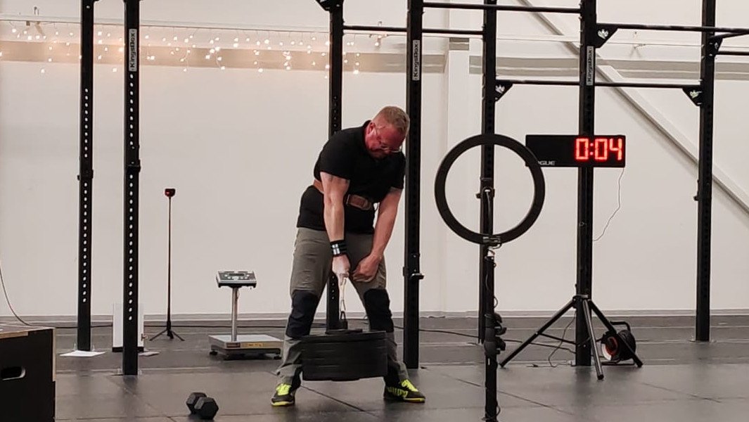 Split header of Juha lifting the weights