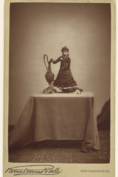 Lucia Xarate in a 1800s image