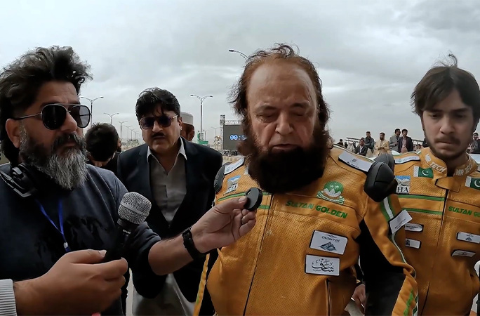 Sultan Golden being interviewed