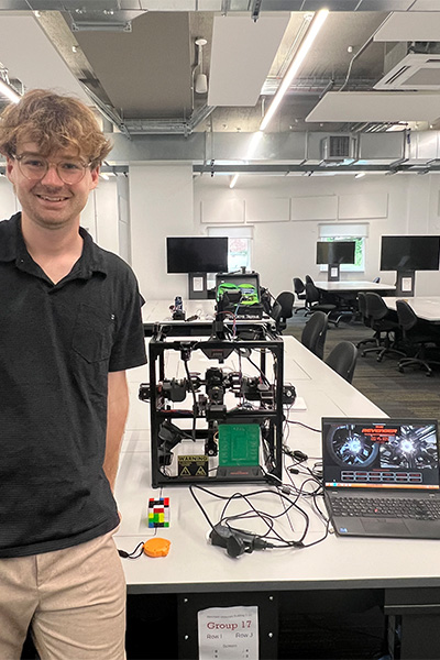 the cube solving robot