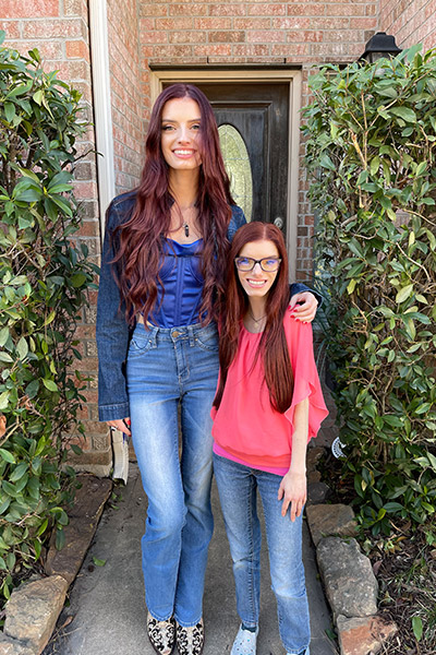 greatest-height-difference-for-identical-twins-sienna-and-sierra-bernal
